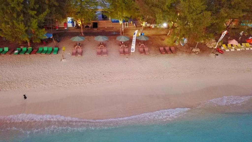 Good Heart Hotel Gili Trawangan Exterior photo