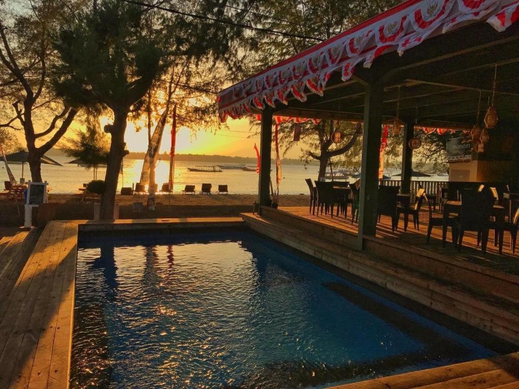 Good Heart Hotel Gili Trawangan Exterior photo