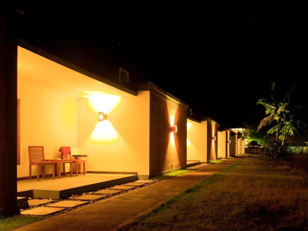 Good Heart Hotel Gili Trawangan Exterior photo