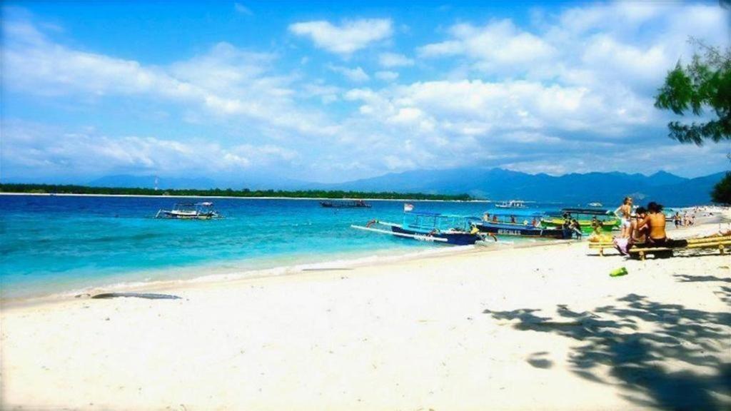Good Heart Hotel Gili Trawangan Exterior photo