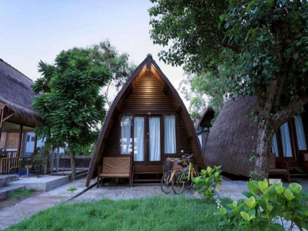 Good Heart Hotel Gili Trawangan Exterior photo