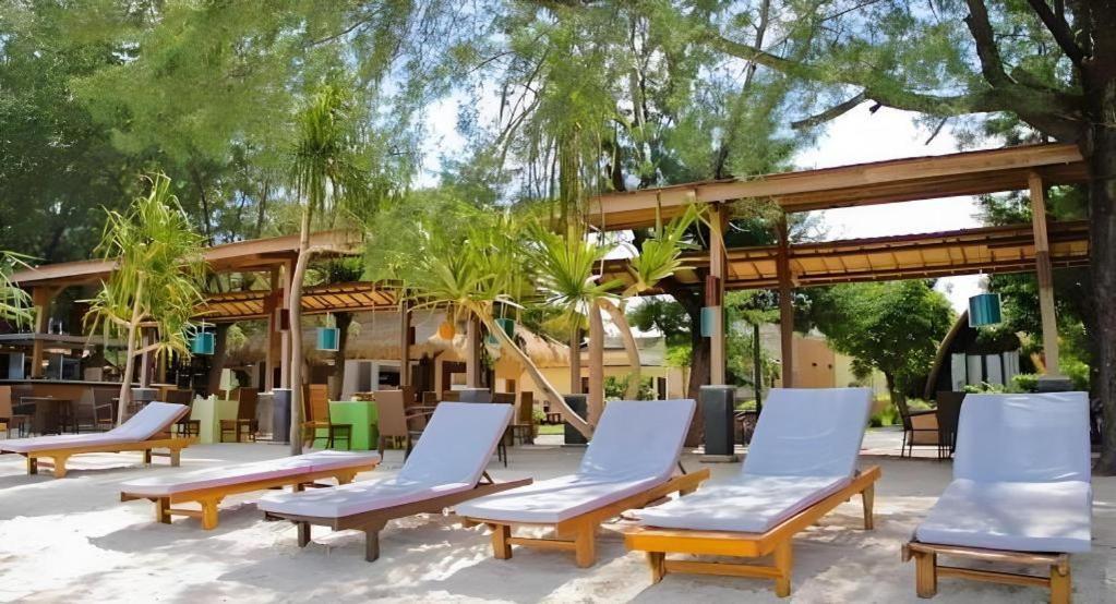 Good Heart Hotel Gili Trawangan Exterior photo