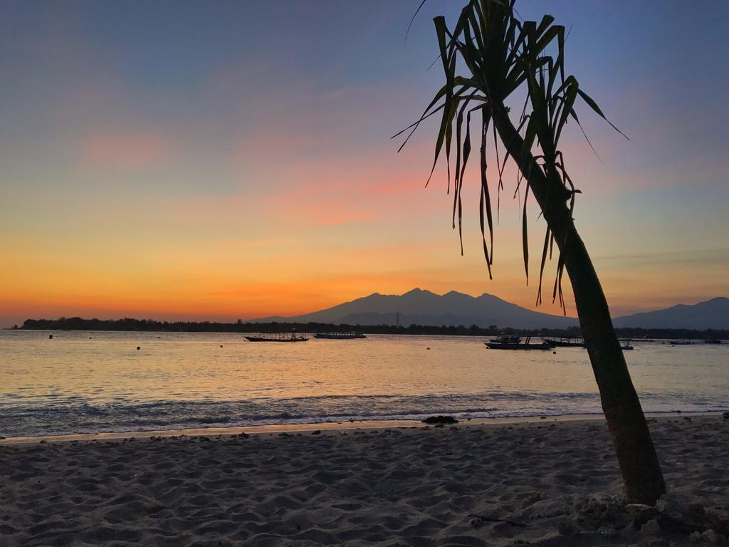 Good Heart Hotel Gili Trawangan Exterior photo