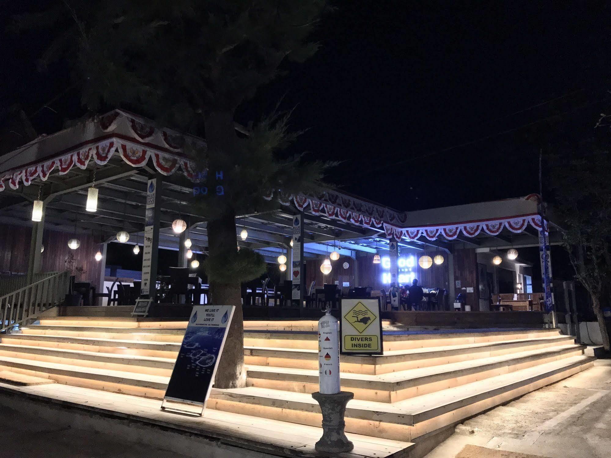 Good Heart Hotel Gili Trawangan Exterior photo